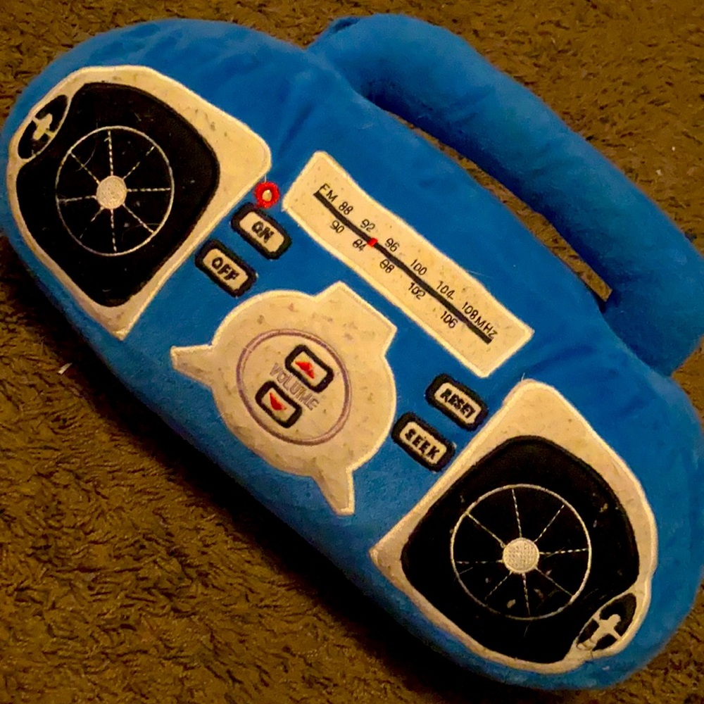 Radio pillow
